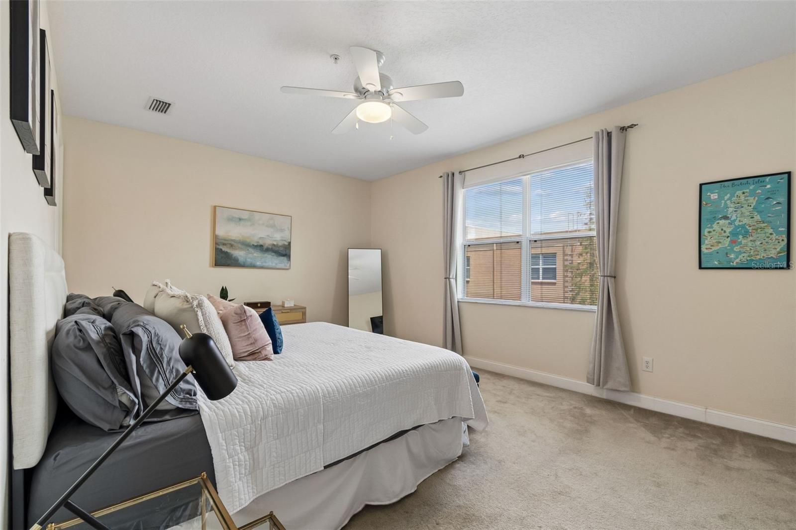 THOMAS TOWNHOMES - Residential