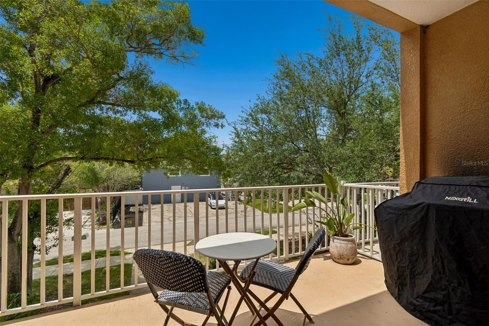 THOMAS TOWNHOMES - Residential