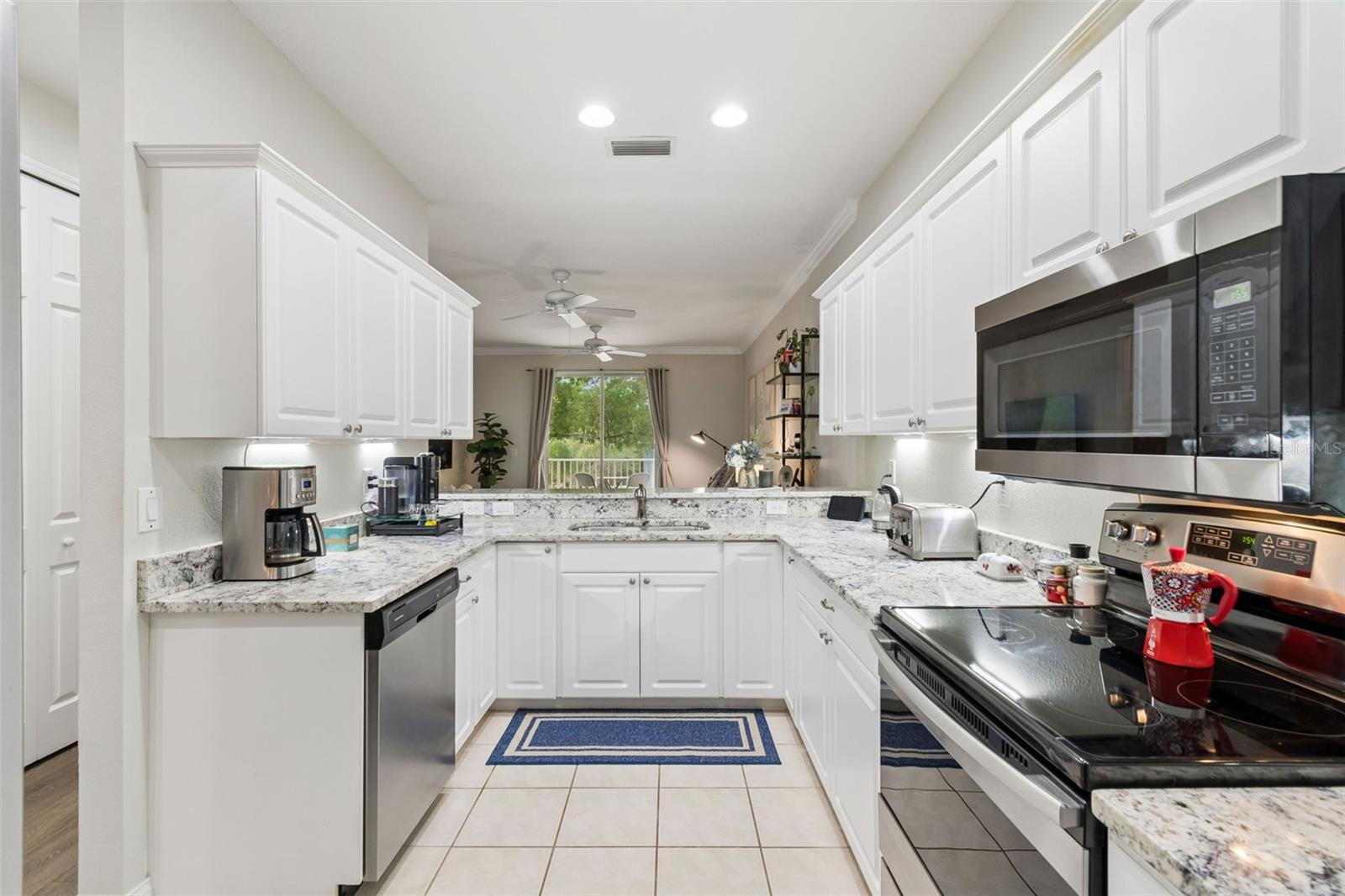 THOMAS TOWNHOMES - Residential