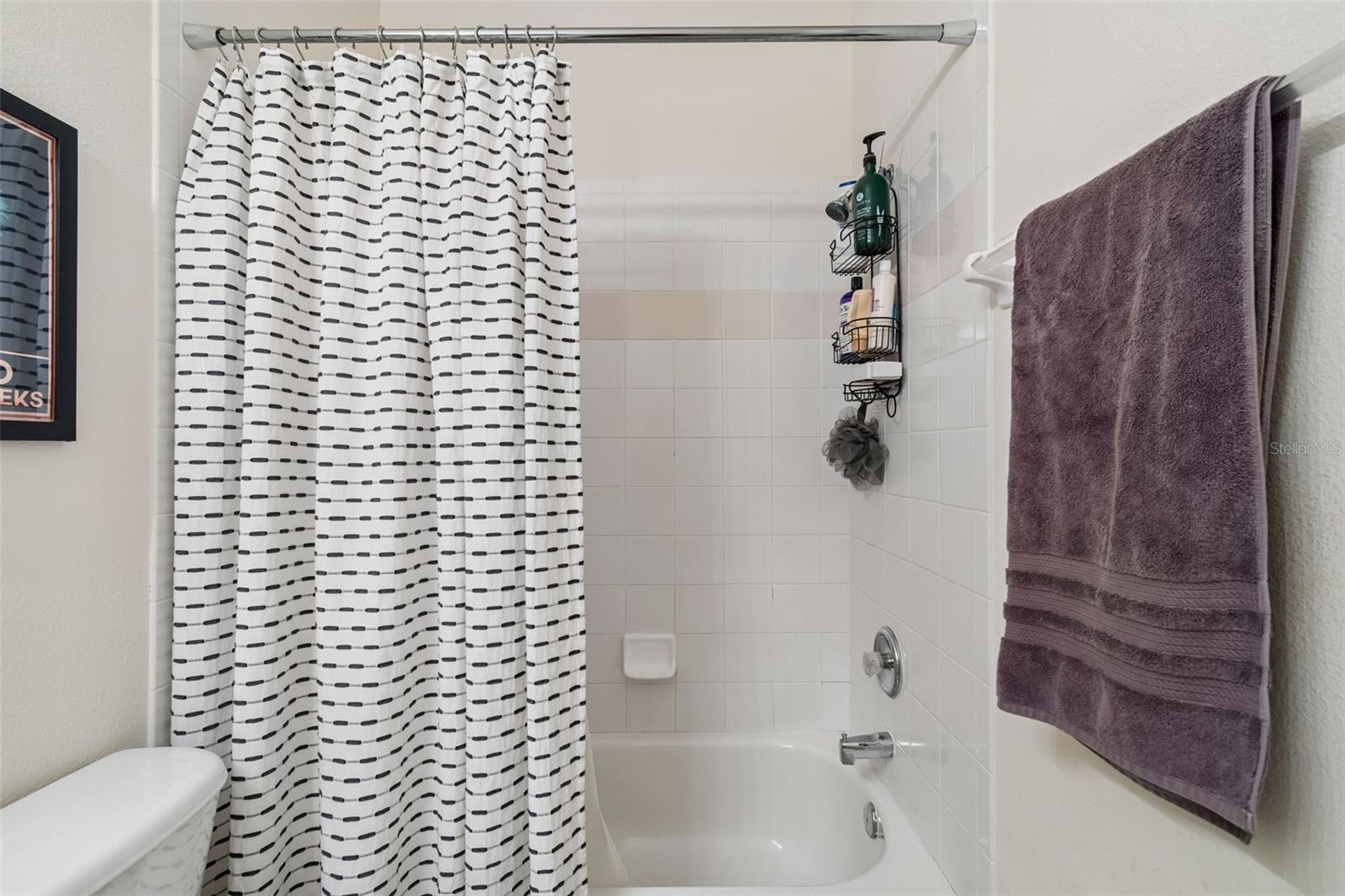 THOMAS TOWNHOMES - Residential