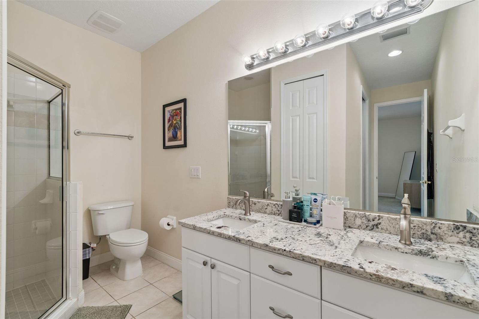 THOMAS TOWNHOMES - Residential