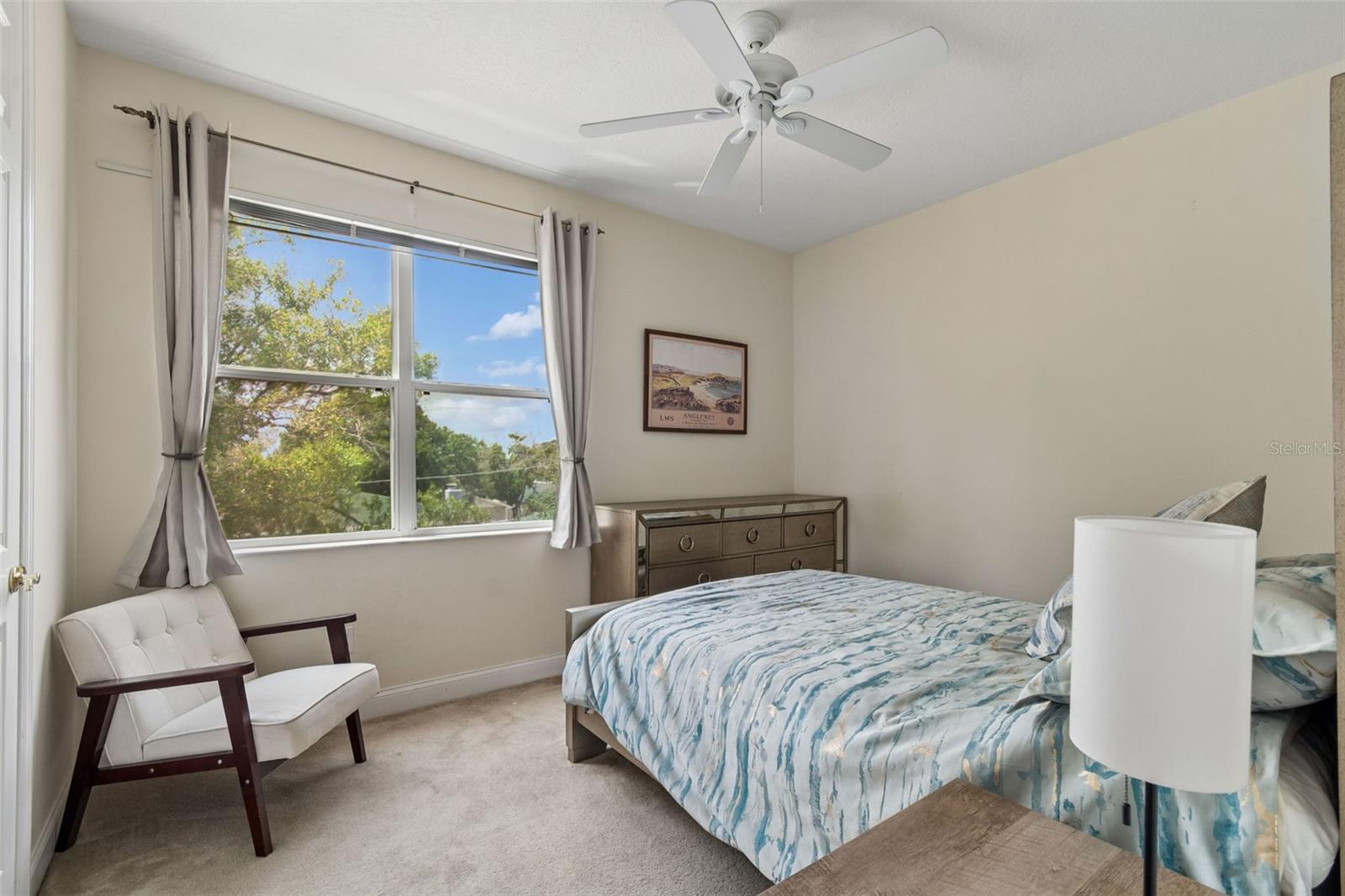 THOMAS TOWNHOMES - Residential