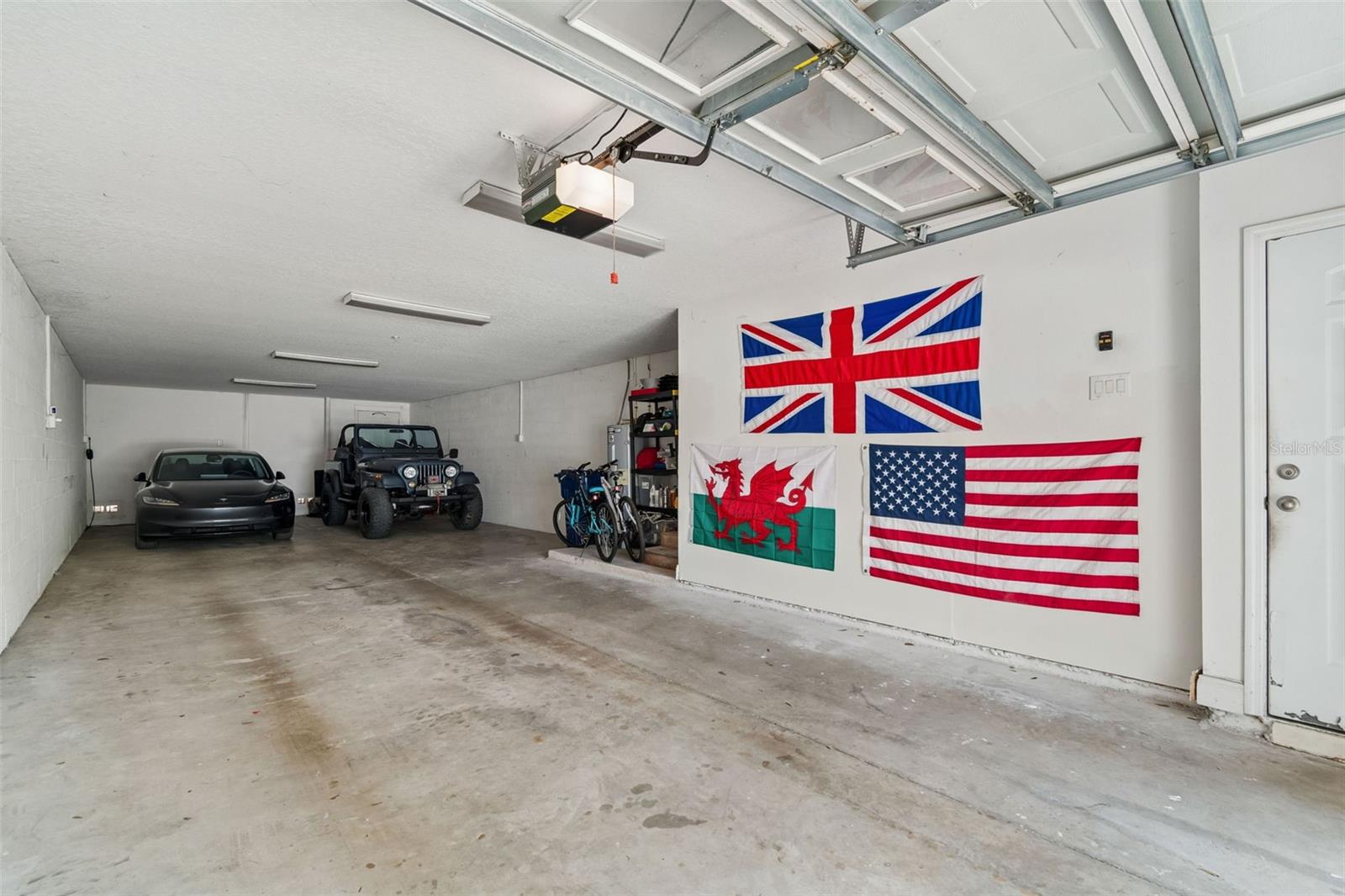 THOMAS TOWNHOMES - Residential