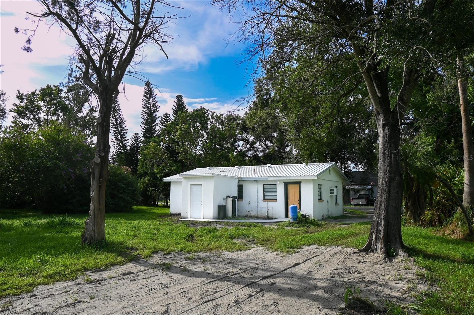 Photo 6 of 23 of 2741 SW BUNGALOW STREET house