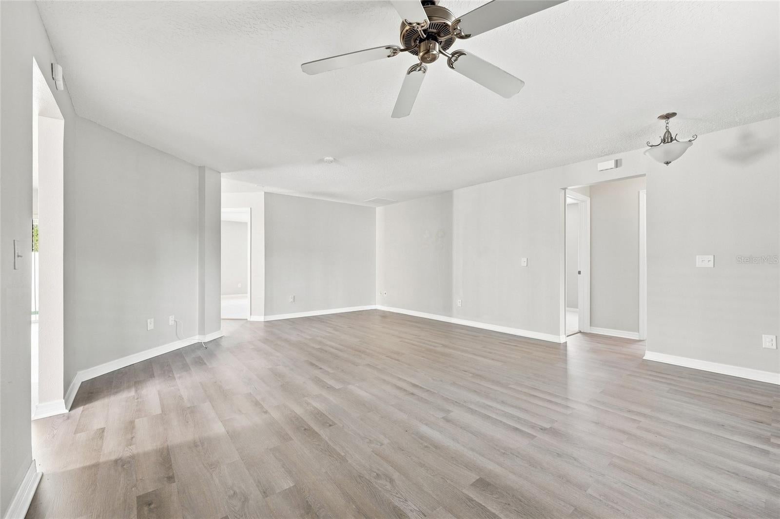 516 BELLA ROSA CIRCLE