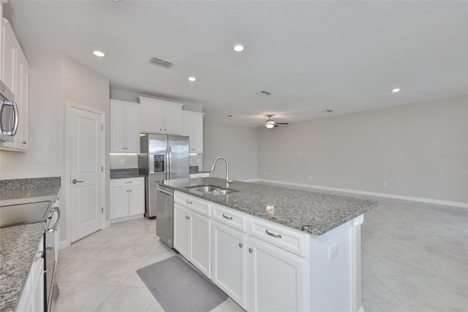 RIVERCREST LAKES - Residential