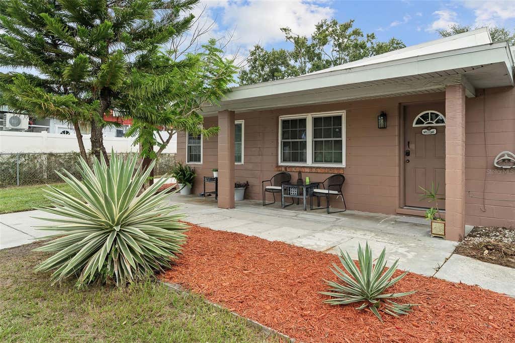 Photo of 2309 W Cluster Avenue, Tampa, FL 33604 (MLS # TB8535738)