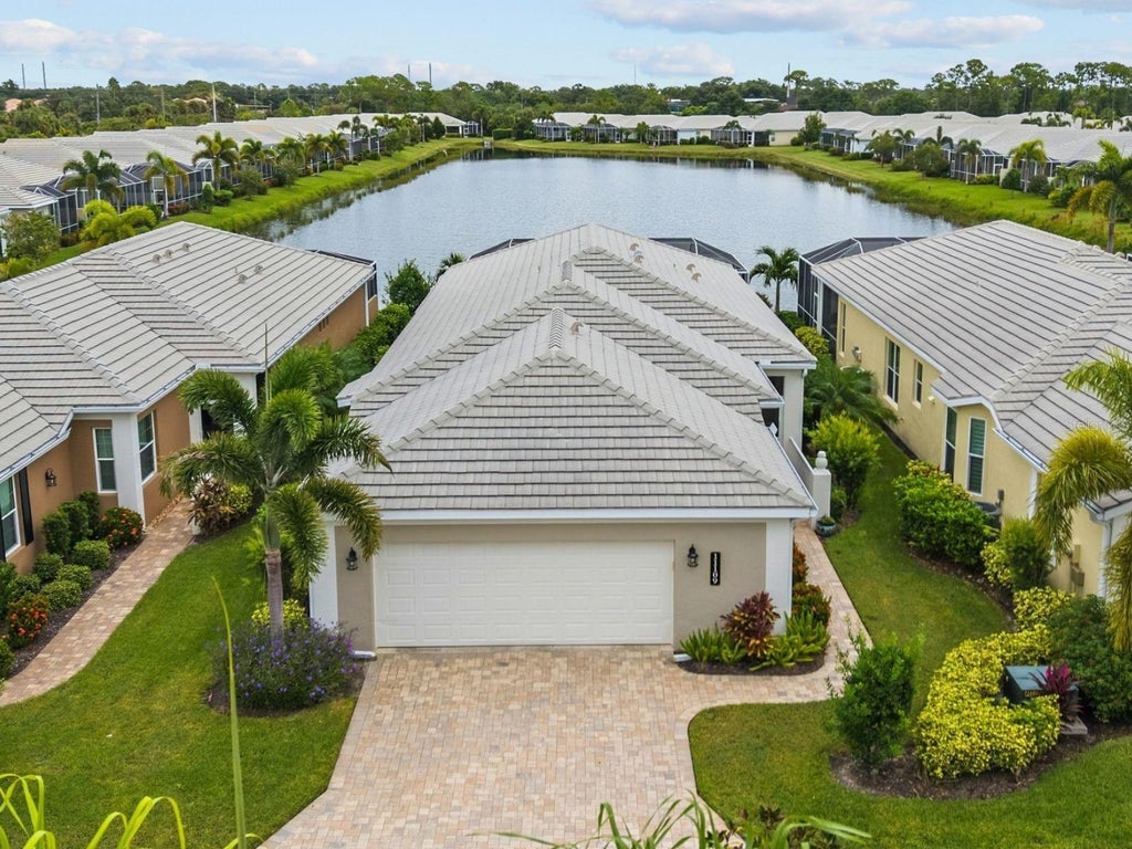 Photo of 11109 Staveley Court, Venice, FL 34293 (MLS # N6146029)