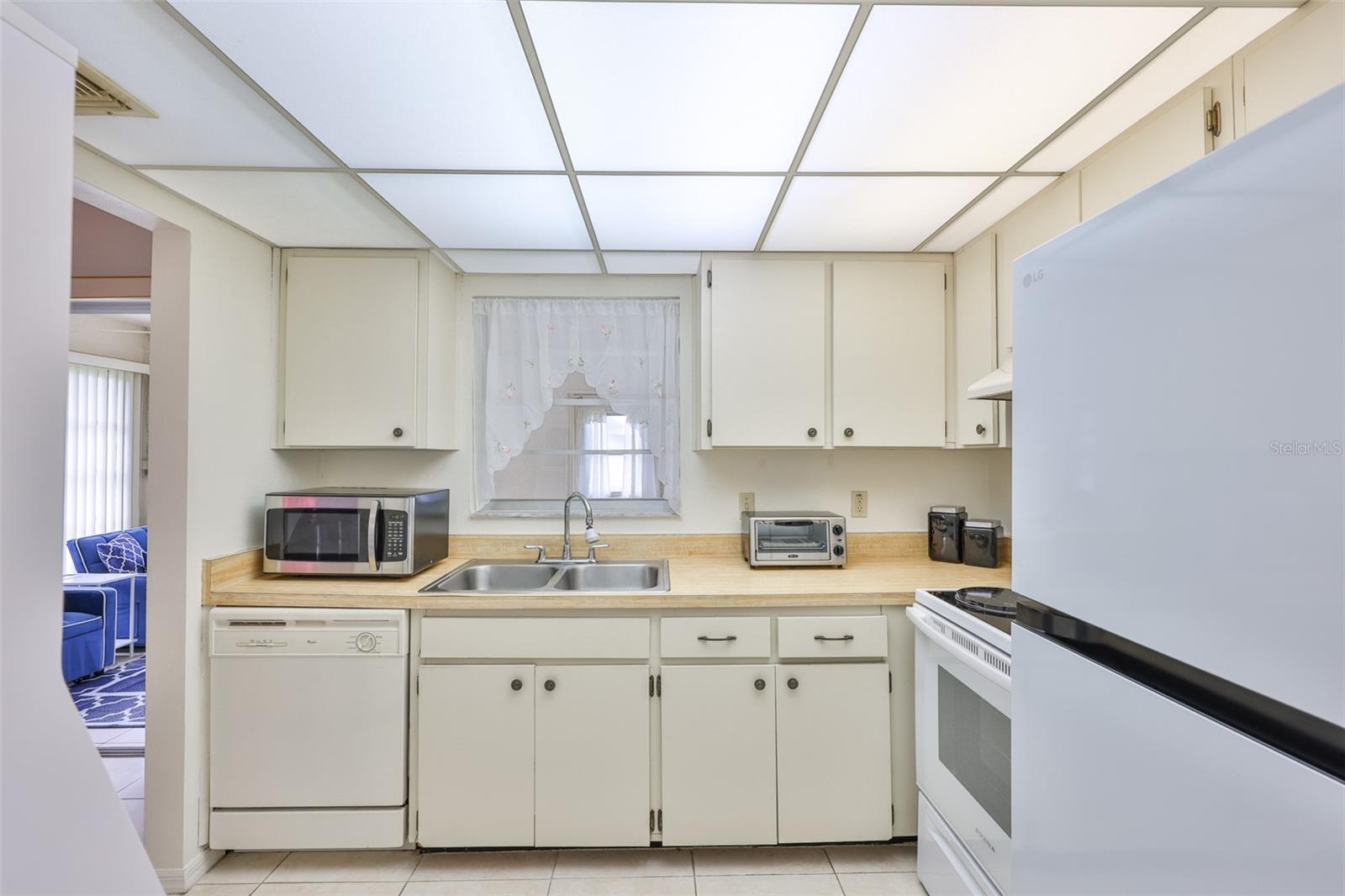 FAIRFIELD B CONDO - Residential