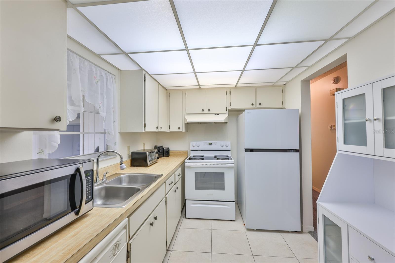 FAIRFIELD B CONDO - Residential