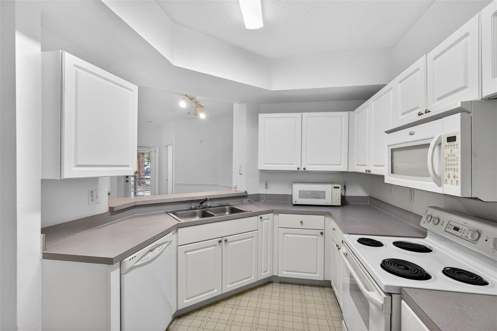 PALMS CLUB CONDO - Residential