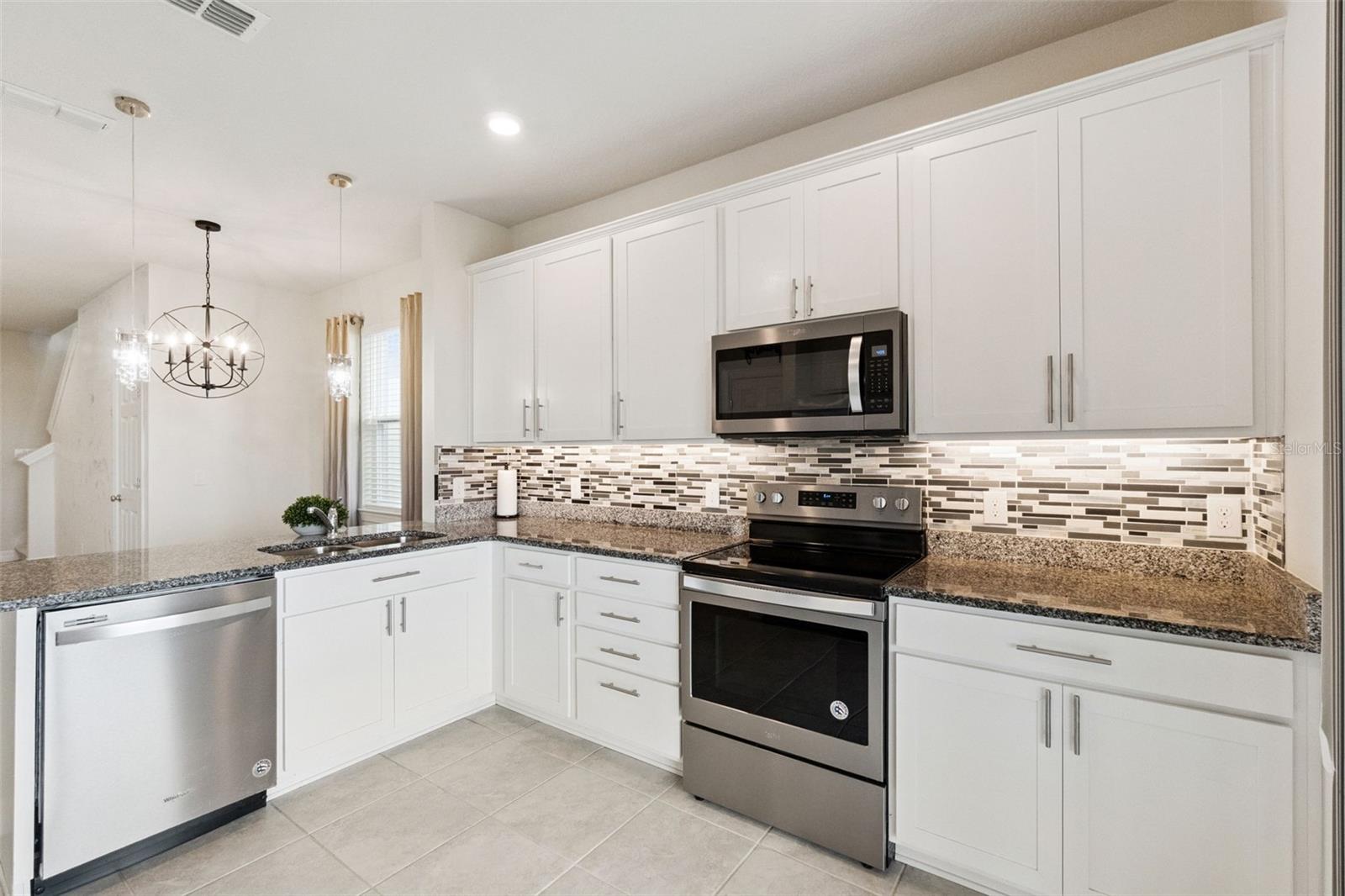 LIVE OAK LAKE PH 1 - Residential Lease