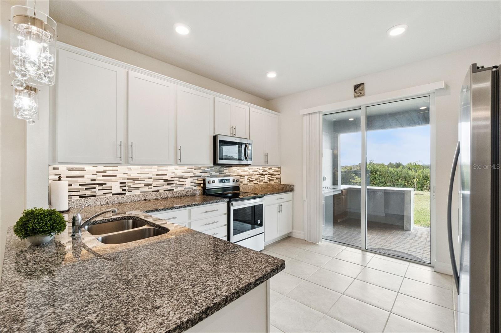 LIVE OAK LAKE PH 1 - Residential Lease