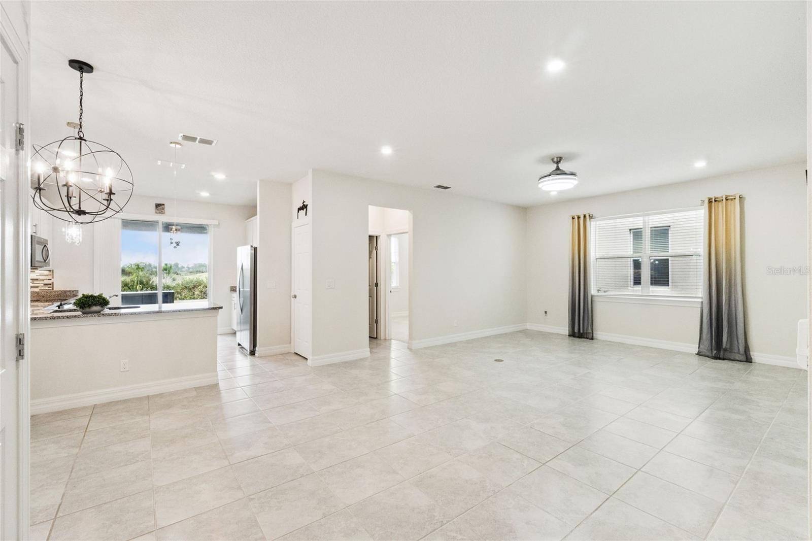 LIVE OAK LAKE PH 1 - Residential Lease