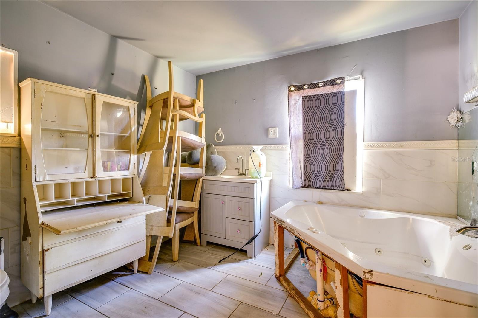 UNPLATTED - Residential