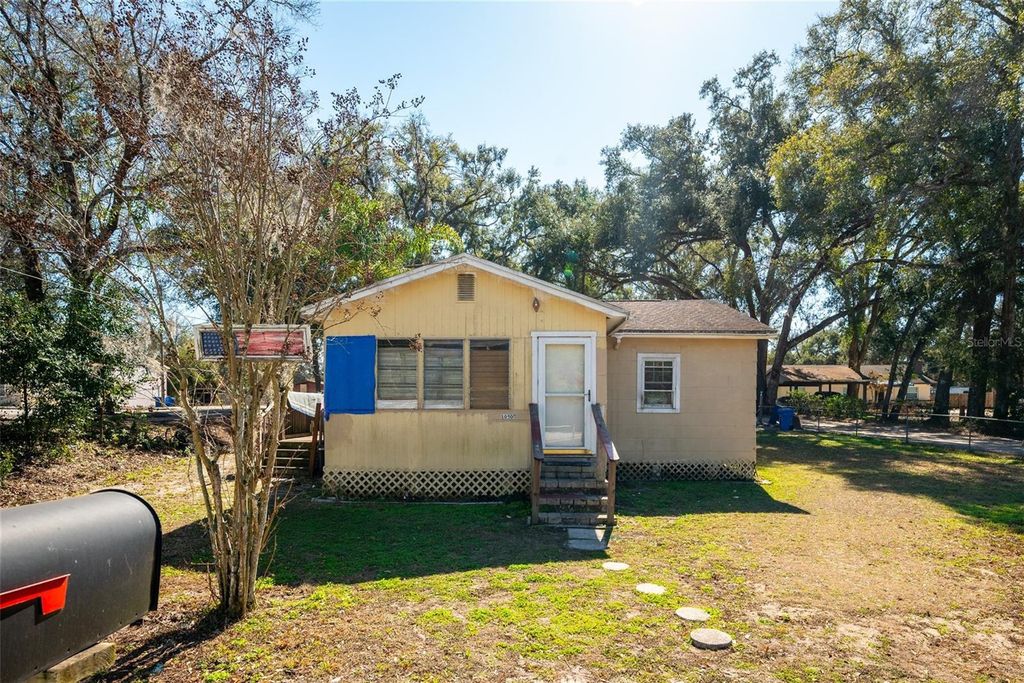 Photo of 10507 Main Street, Thonotosassa, FL 33592 (MLS # C7523460)