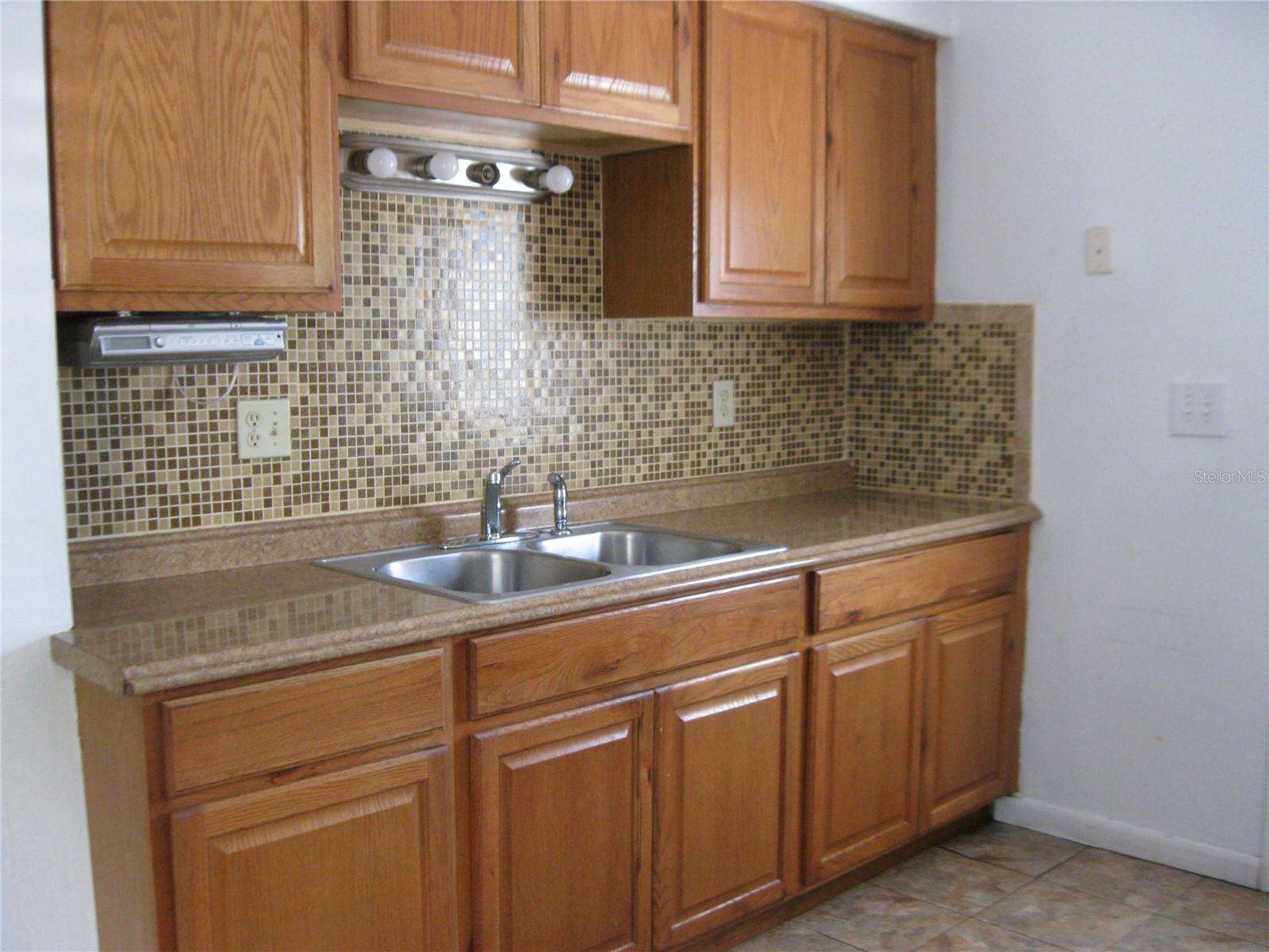 PONCE DE LEON PARK - Residential Lease