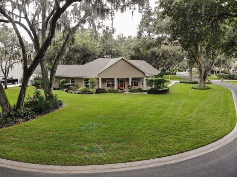 A home in LAKELAND