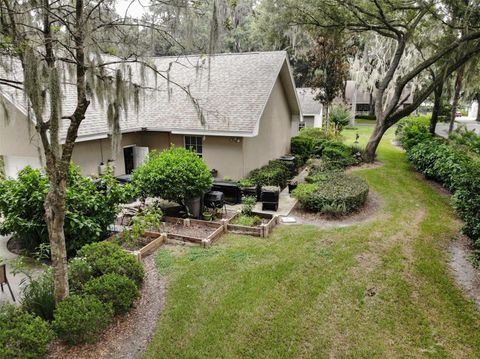 A home in LAKELAND