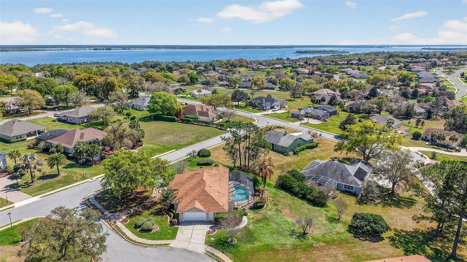 HARBOR HILLS UNIT 01 - Residential