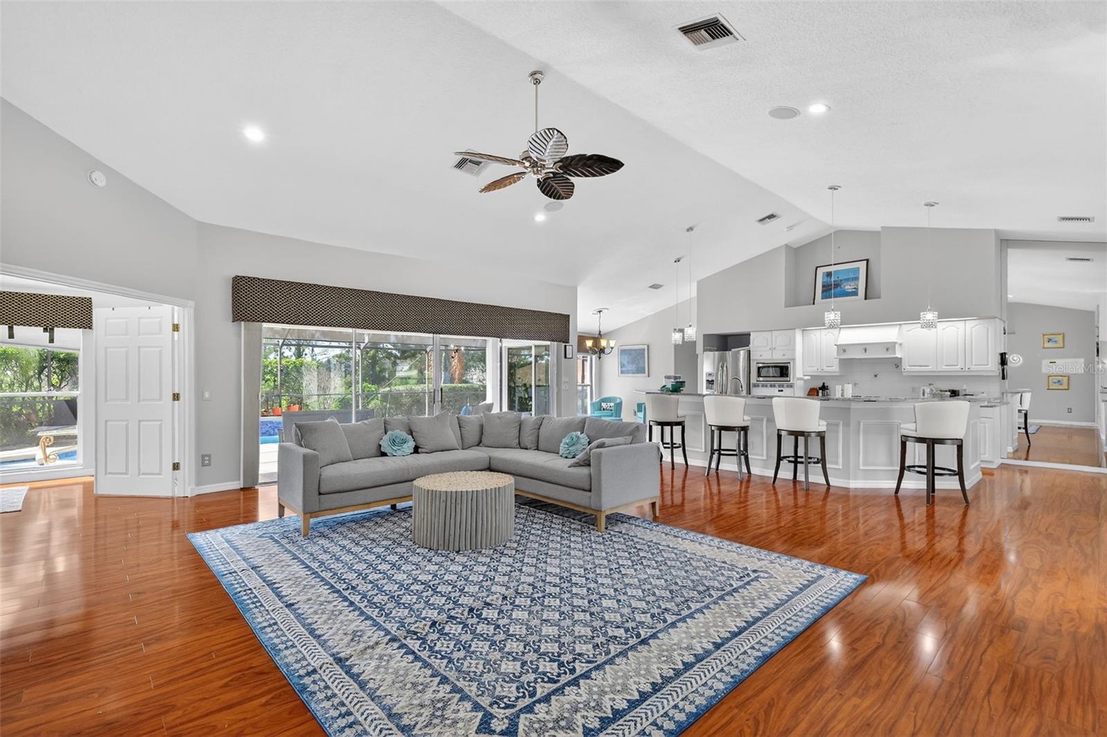 HARBOR HILLS UNIT 01 - Residential