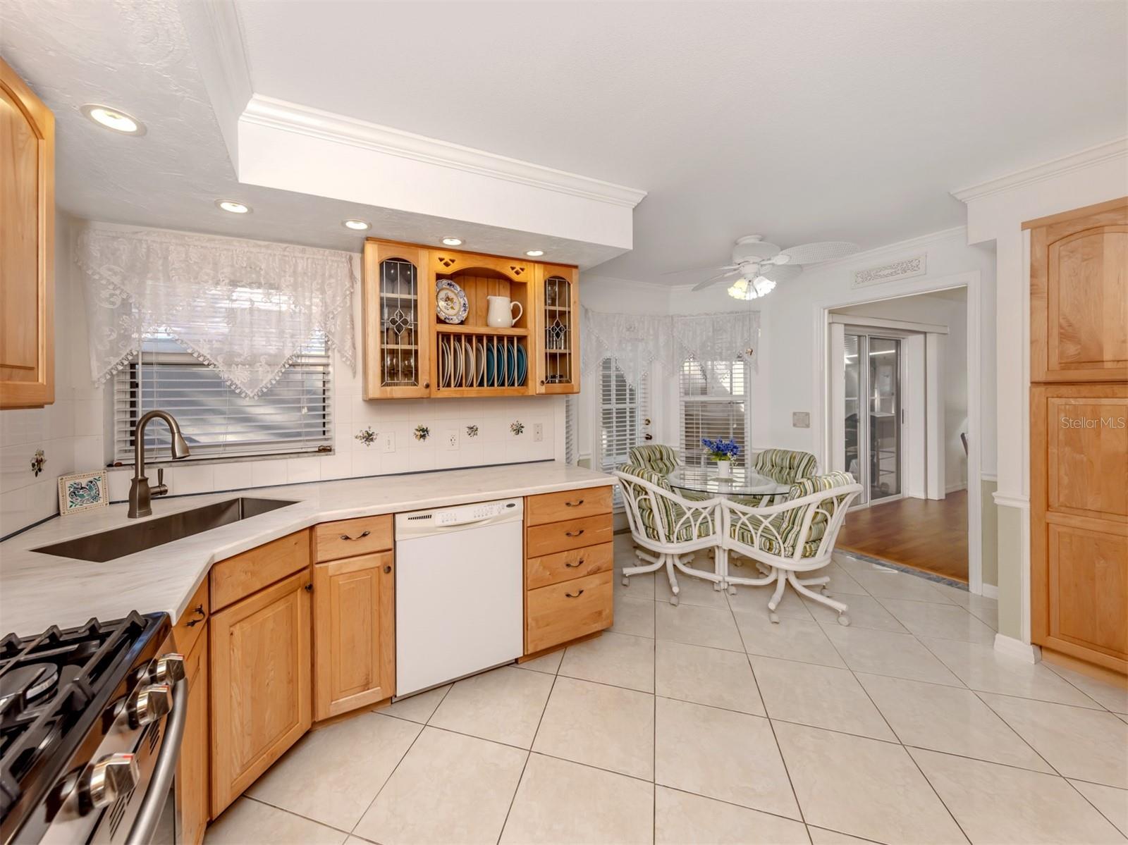 CLUBSIDE VILLAS - Residential