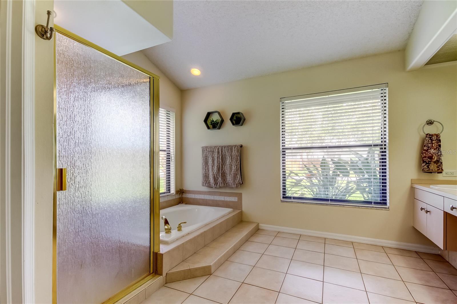 ABERDEEN UNIT ONE - Residential