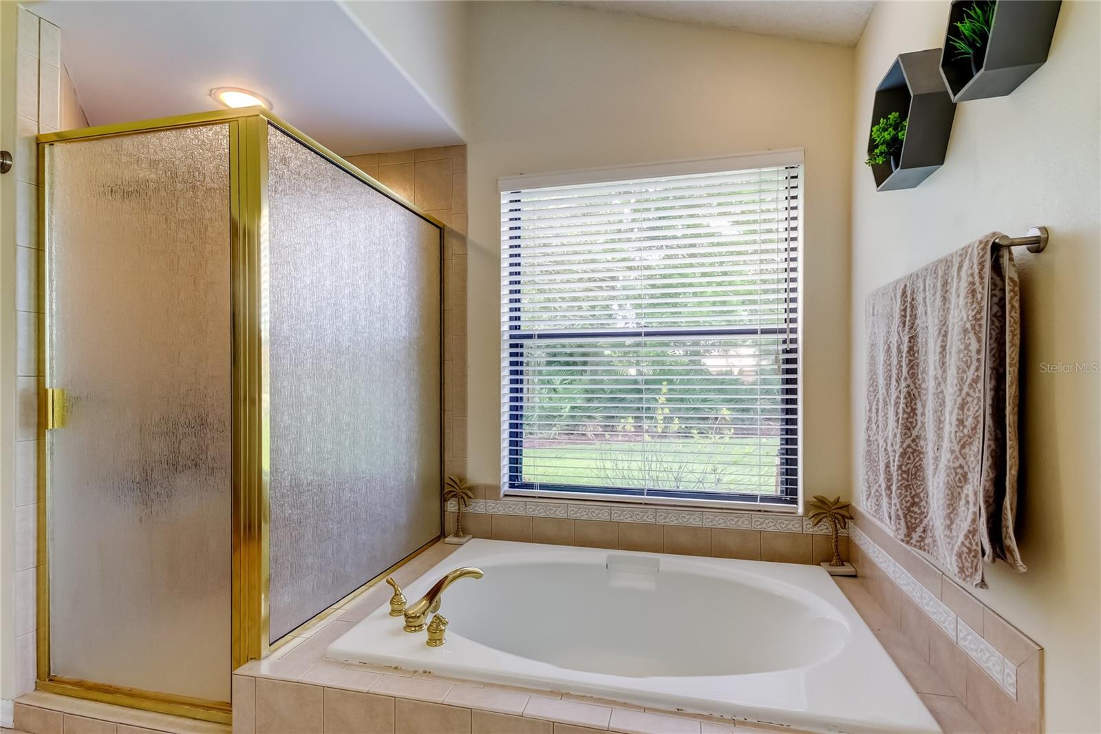 ABERDEEN UNIT ONE - Residential