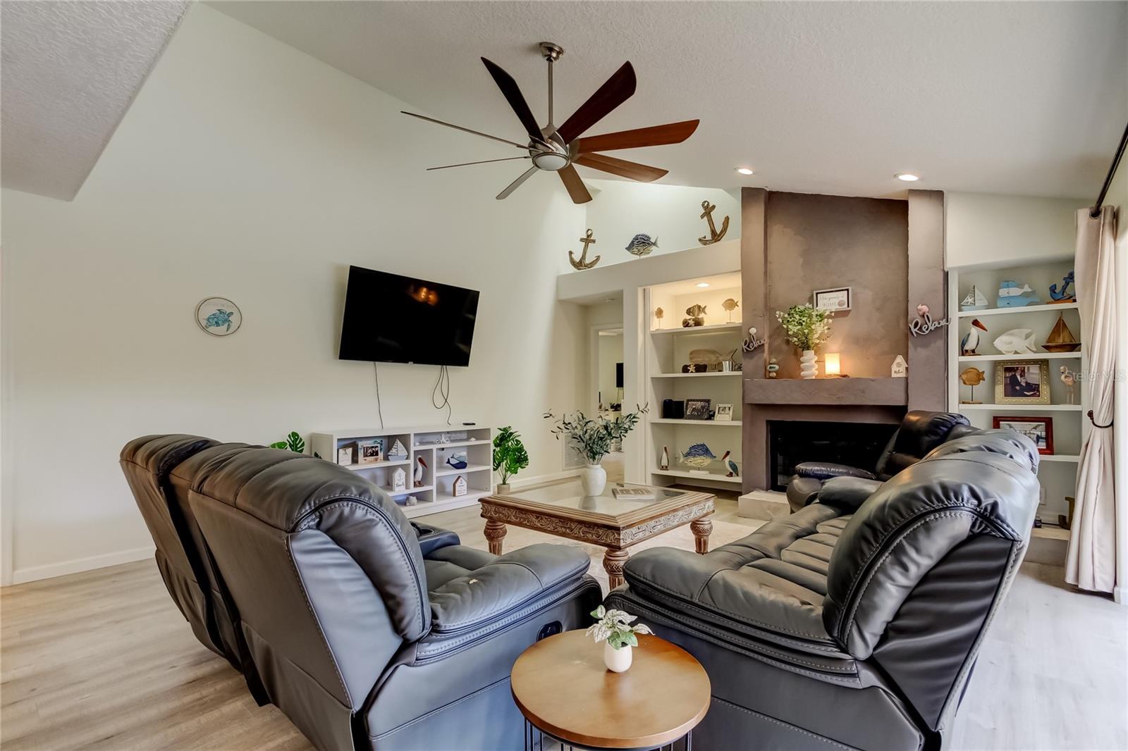 ABERDEEN UNIT ONE - Residential