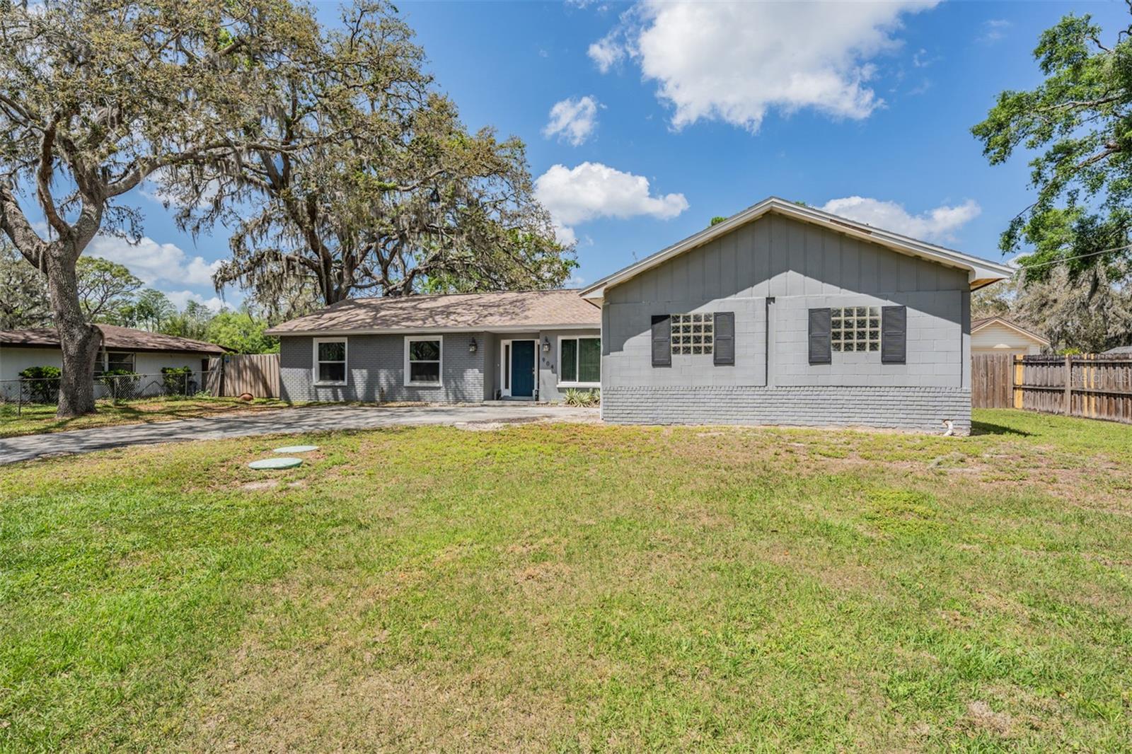 904 TOMLINSON DRIVE