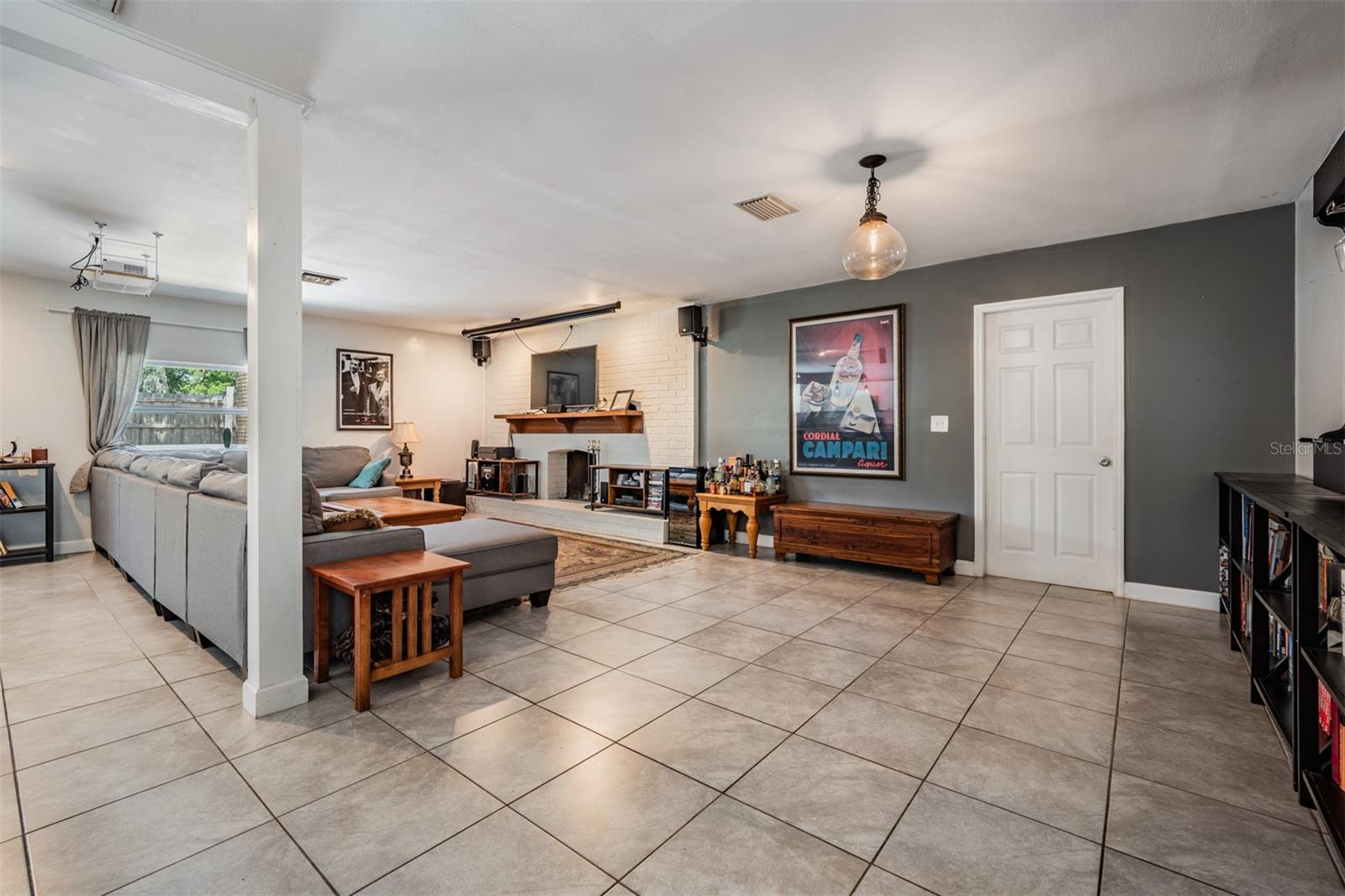 904 TOMLINSON DRIVE