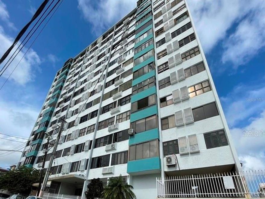 Discover urban living at its best in this conveniently located apartment in the heart of Santurce. With quick access to Ave. Baldorioty de Castro, Ciudadela, Old San Juan, and Expreso Luis A. Ferré, this property offers unmatched connectivity to the city’s most vibrant areas. This spacious unit features:3 bedrooms, 2 bathrooms, 1 assigned parking space, Living and dining area and Full kitchen. 
Enjoy comfort in a community approved for FHA loan financing—a rare and valuable opportunity. Don’t miss your chance to own a property in the city.