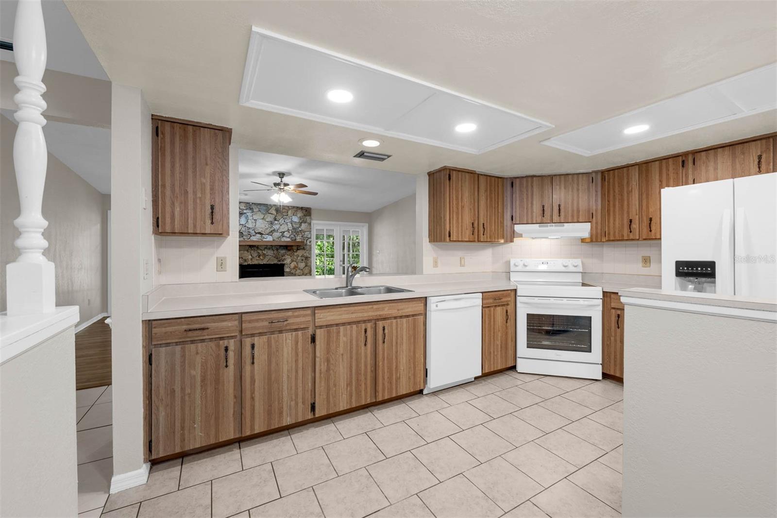 525 GARDEN HEIGHTS DRIVE