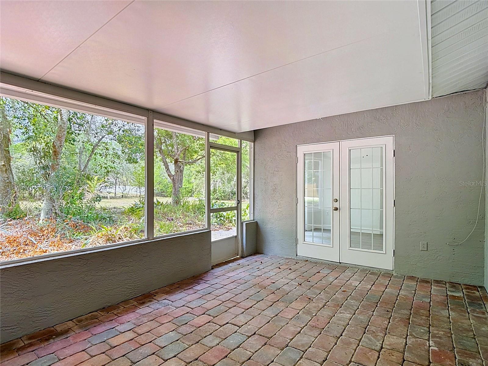 LONG LAKE ESTATES - Residential