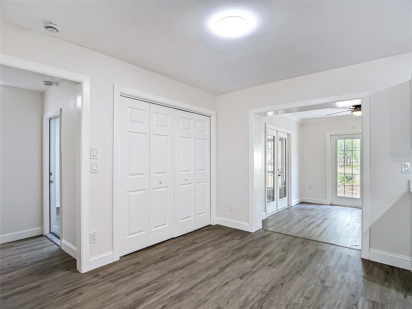 LONG LAKE ESTATES - Residential