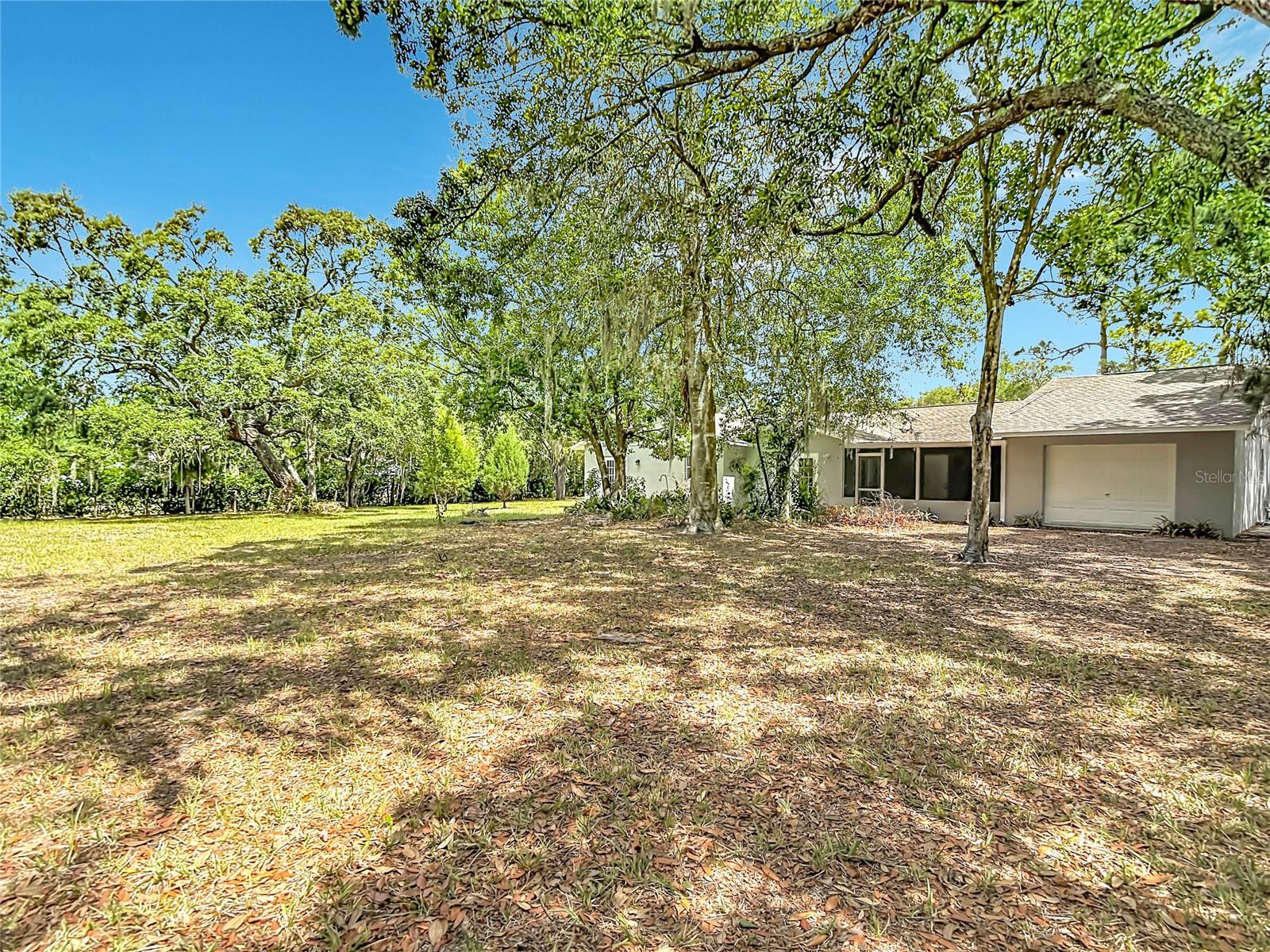 LONG LAKE ESTATES - Residential