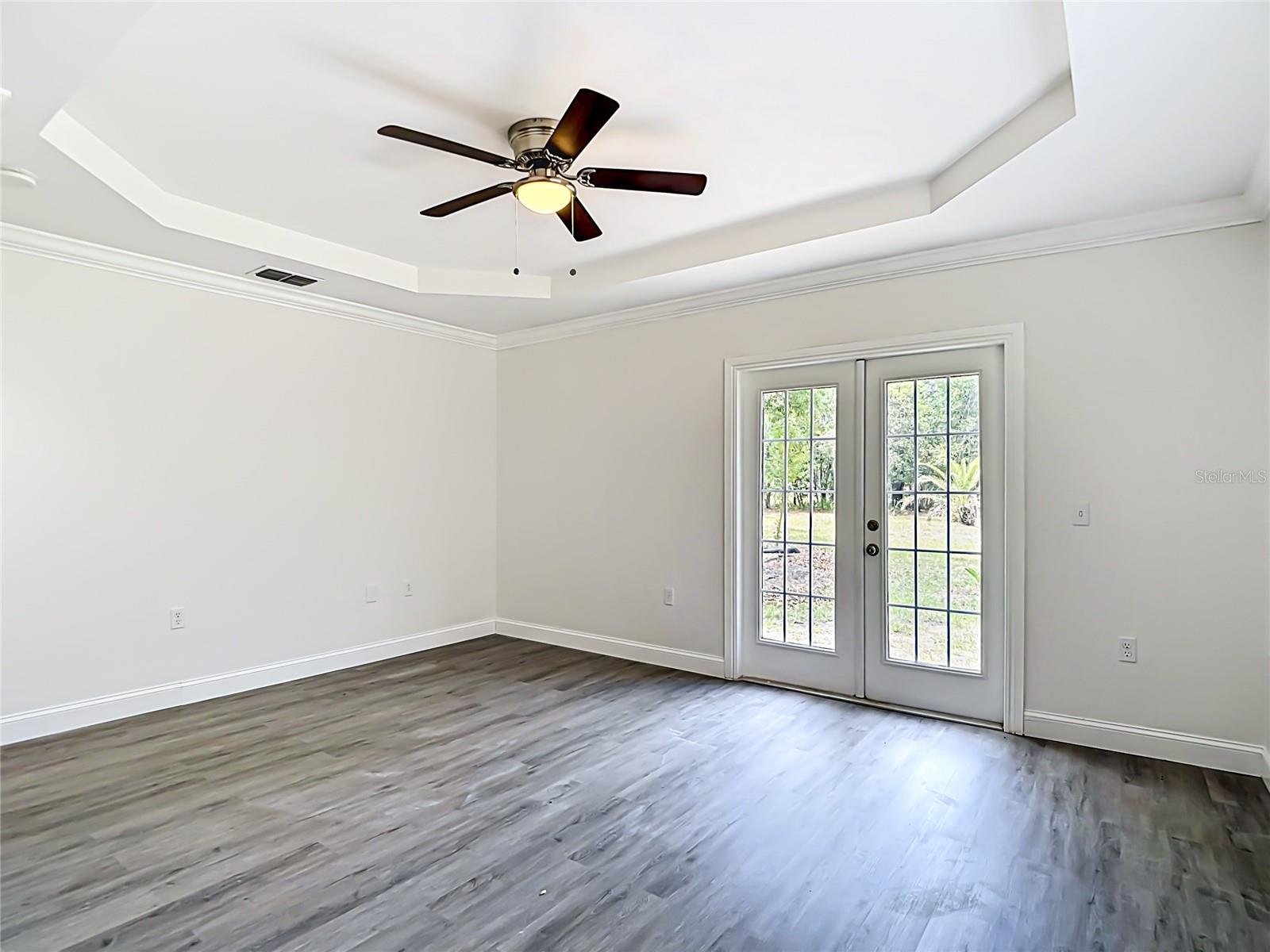LONG LAKE ESTATES - Residential
