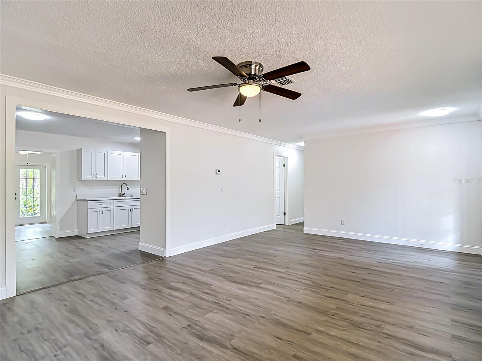 LONG LAKE ESTATES - Residential