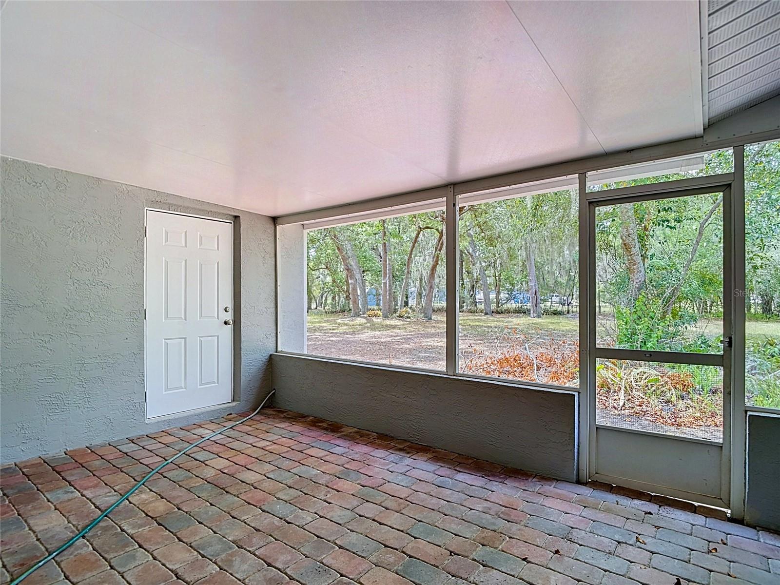 LONG LAKE ESTATES - Residential