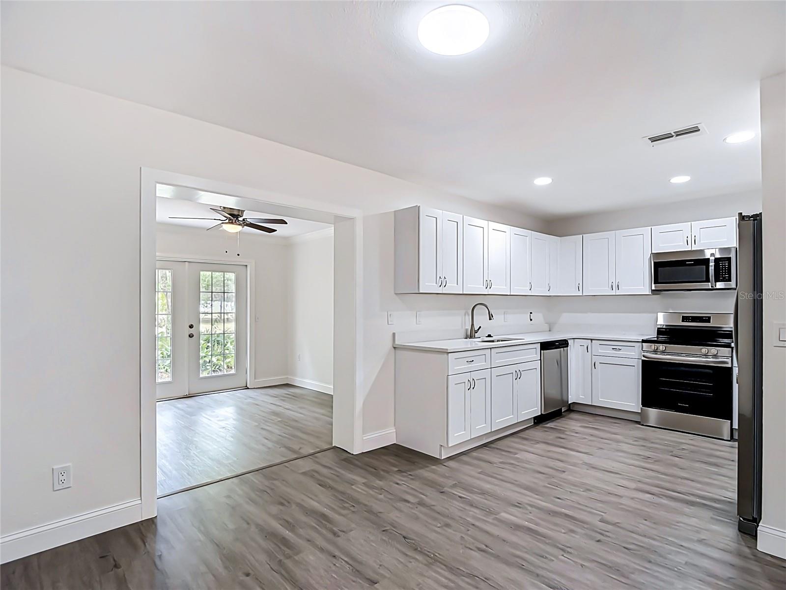 LONG LAKE ESTATES - Residential