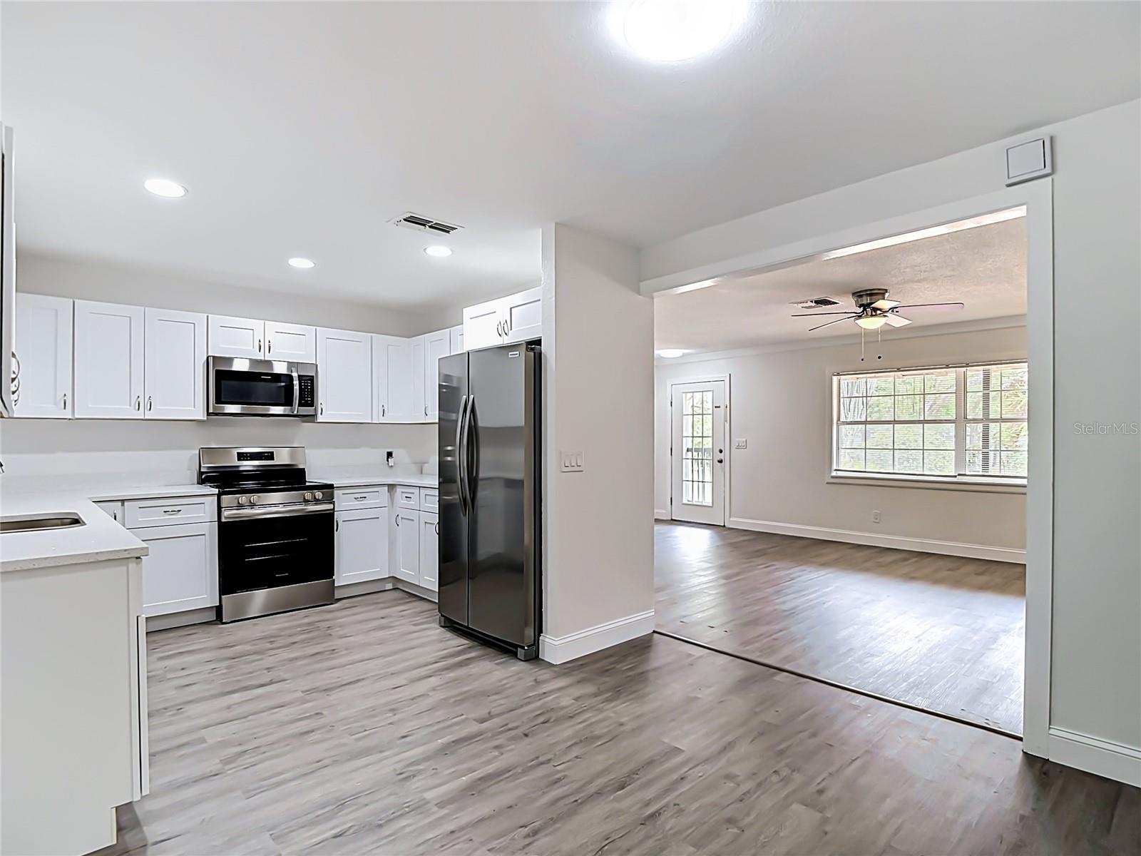 LONG LAKE ESTATES - Residential
