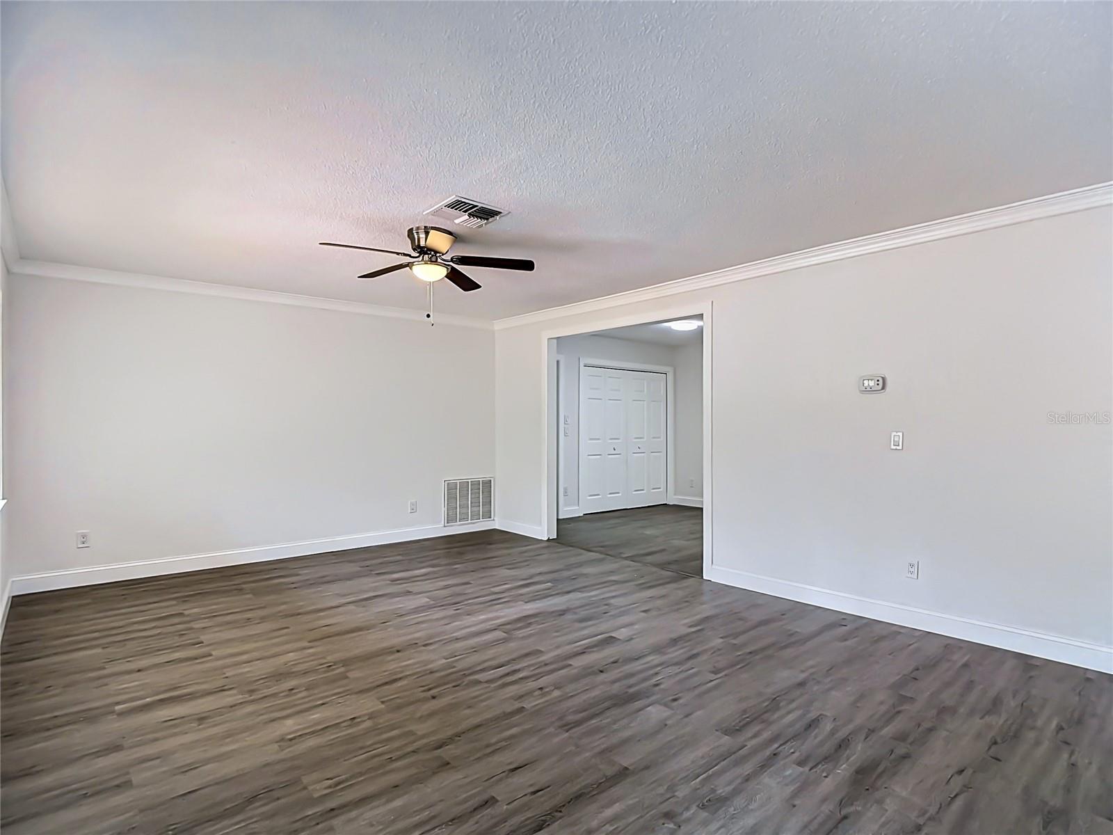 LONG LAKE ESTATES - Residential