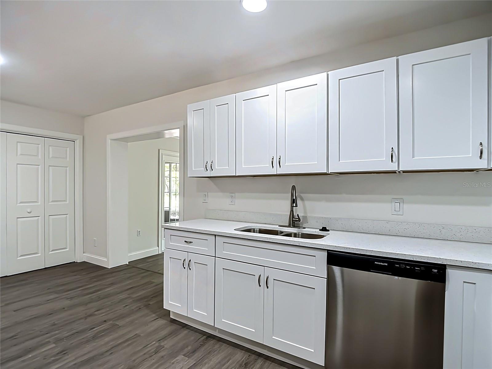 LONG LAKE ESTATES - Residential