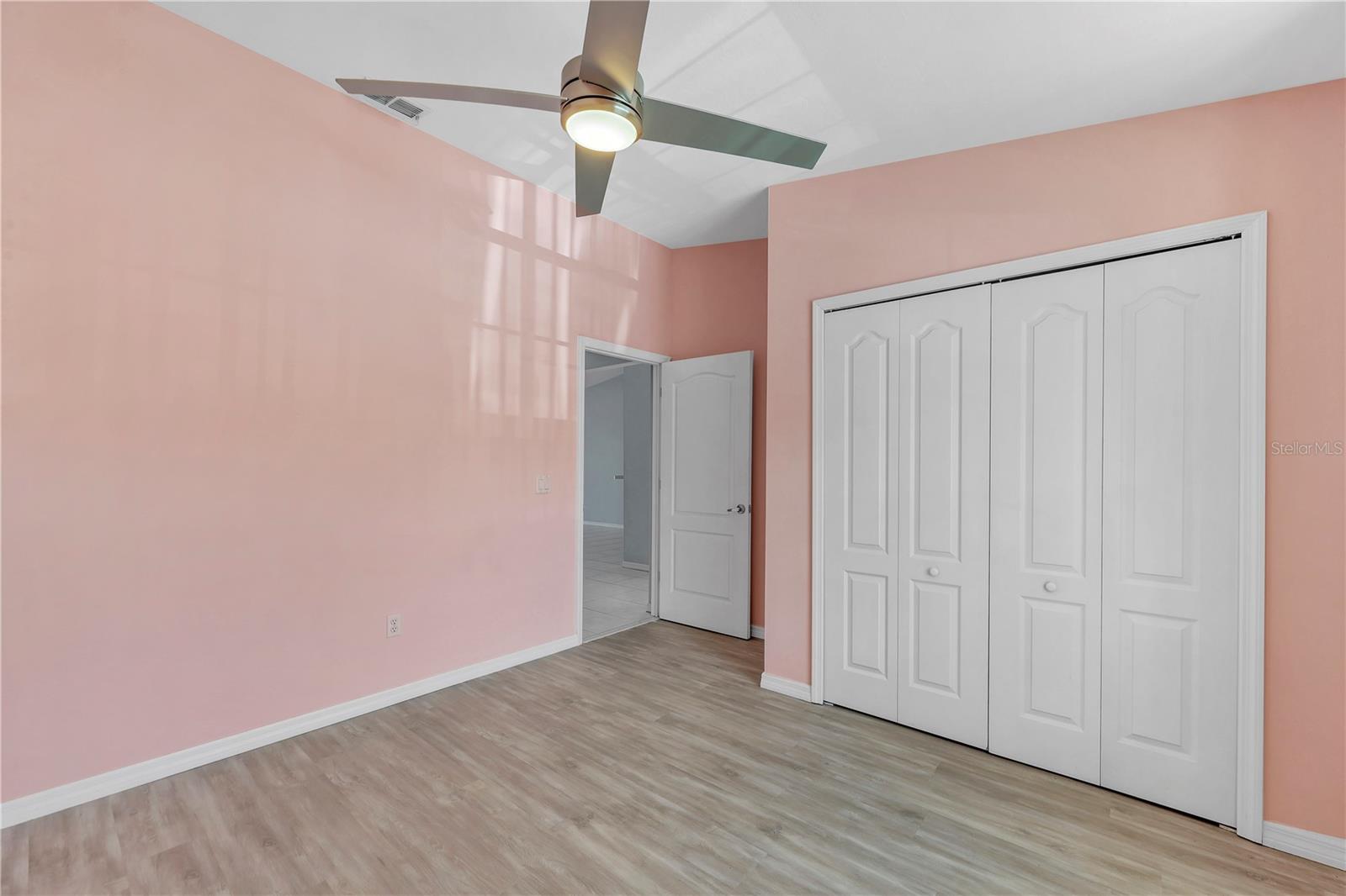 CRYSTAL BAY/KINGSWAY CONDO PH - Residential