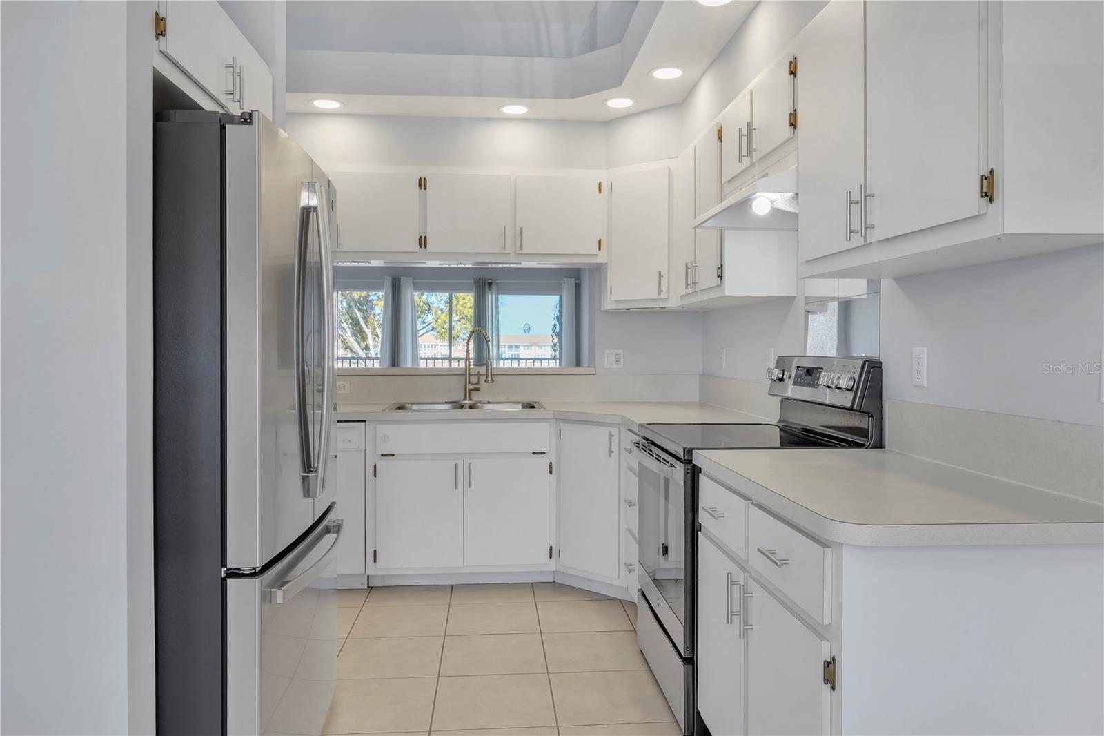 CRYSTAL BAY/KINGSWAY CONDO PH - Residential