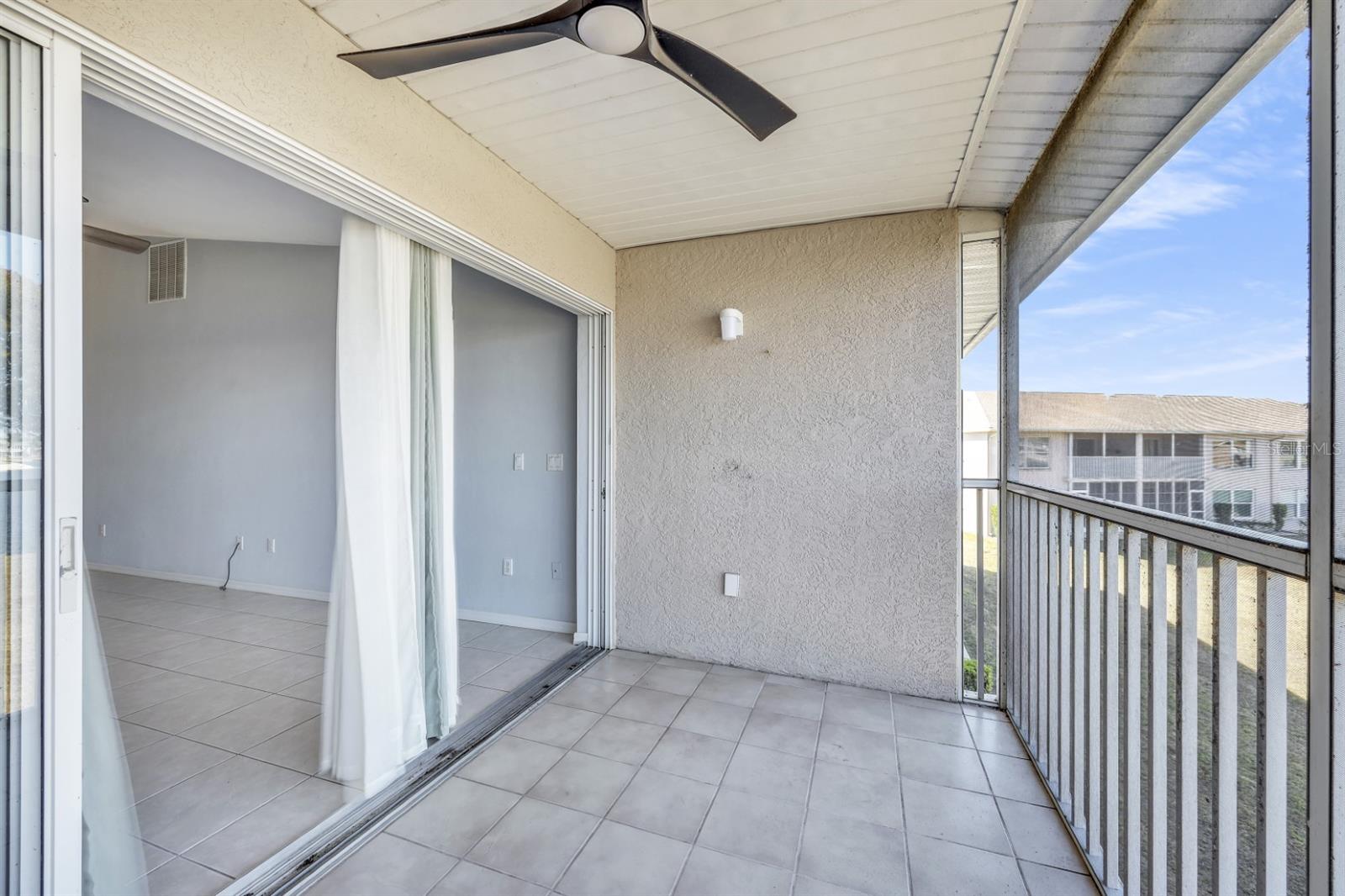 CRYSTAL BAY/KINGSWAY CONDO PH - Residential