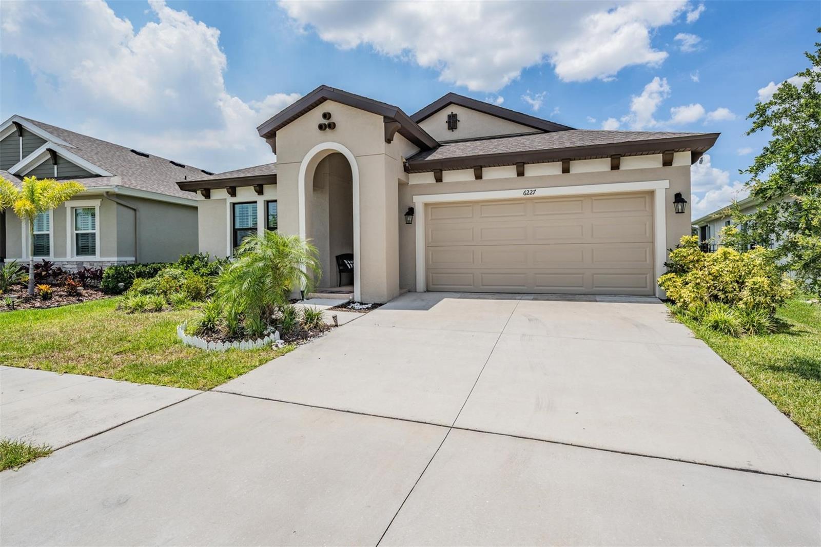 6227 GOLDEN NETTLE DRIVE