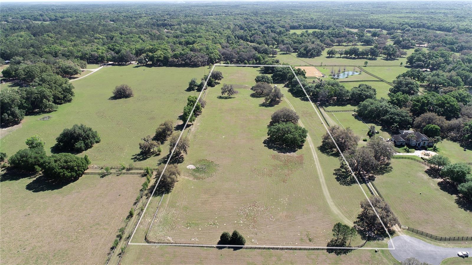 EQUINE ESTATE - Land