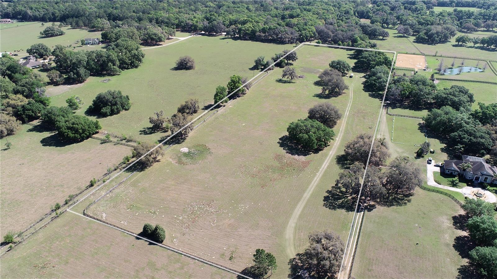 EQUINE ESTATE - Land
