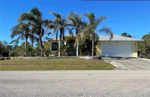 A home in PORT CHARLOTTE